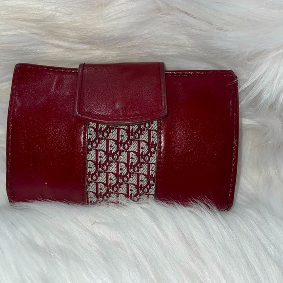 CHRISTIAN DIOR VINTAGE RED LEATHER WALLET - Picture 2 of 9